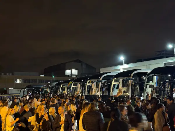 Autocar prêt au départ